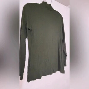 Olive green turtle neck NWT